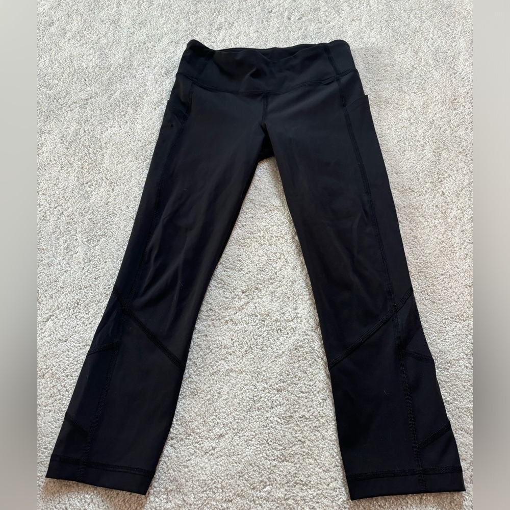 Lululemon Size 4 Short Length Leggings w/ Pockets